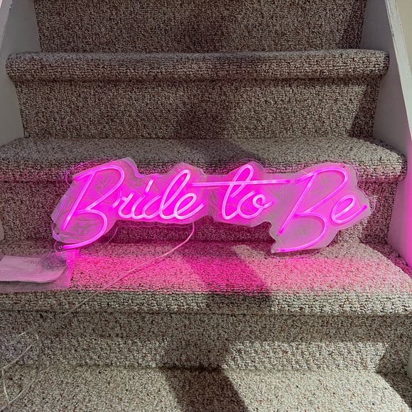 Bride to Be Pink Neon Sign - Picture 1 of 1